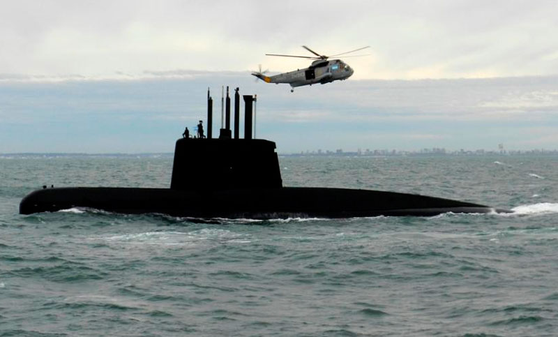 ARA San Juan: hallaron una balsa que no era del submarino y siguen el rastro de bengalas
