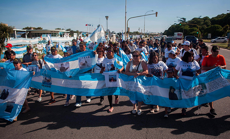 Familiares y amigos de tripulante del ARA San Juan realizaron acto frente al mar