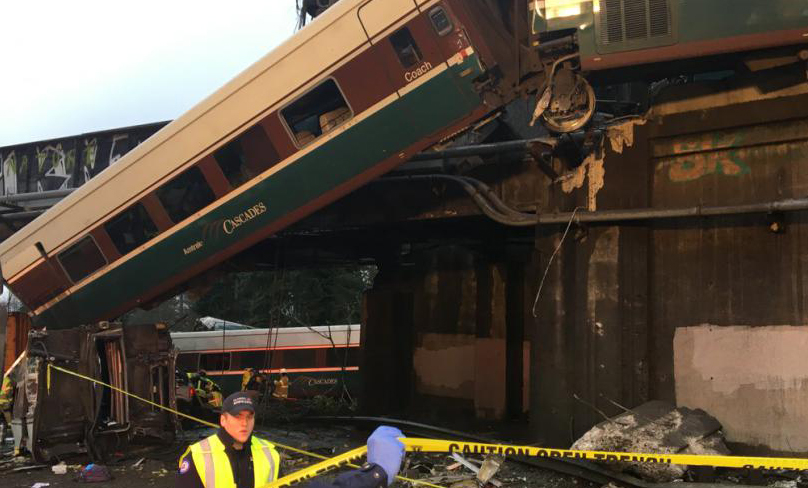 Tres personas murieron tras el descarrilamiento de un tren en Estados Unidos