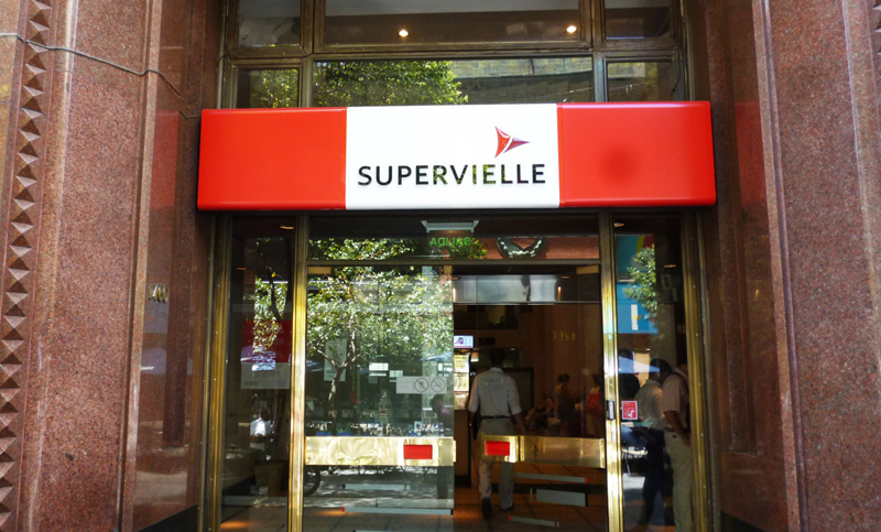 Trabajadores de Banco Superville suspendieron sus tareas por falta de personal