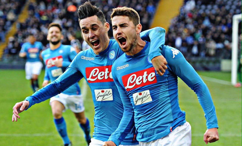 El sorprendente Napoli sigue puntero y Juventus lo sigue de cerca