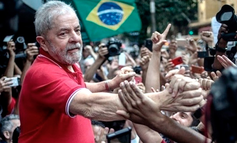 Representantes del CGT y la CTA en Porto Alegra para apoyar a Lula