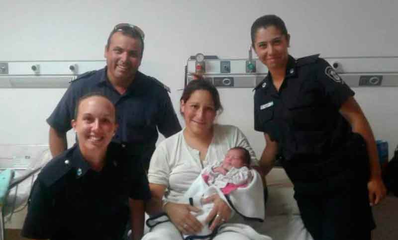 Tres policías asistieron a una mujer en un parto en la costa marplatense