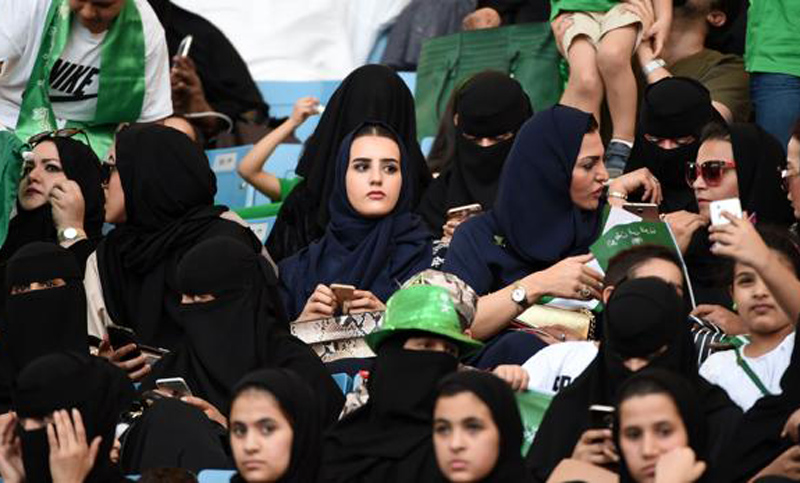 Arabia Saudita permitirá que las mujeres asistan a un partido de fútbol