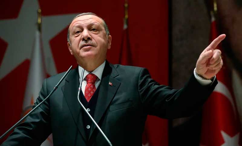 Erdogan celebra su reelección y sus nuevos poderes, Ince acepta su derrota
