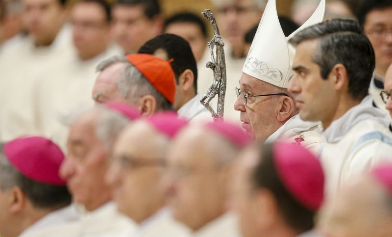 En su primer mensaje del año, el Papa deseó un futuro de paz para 2018