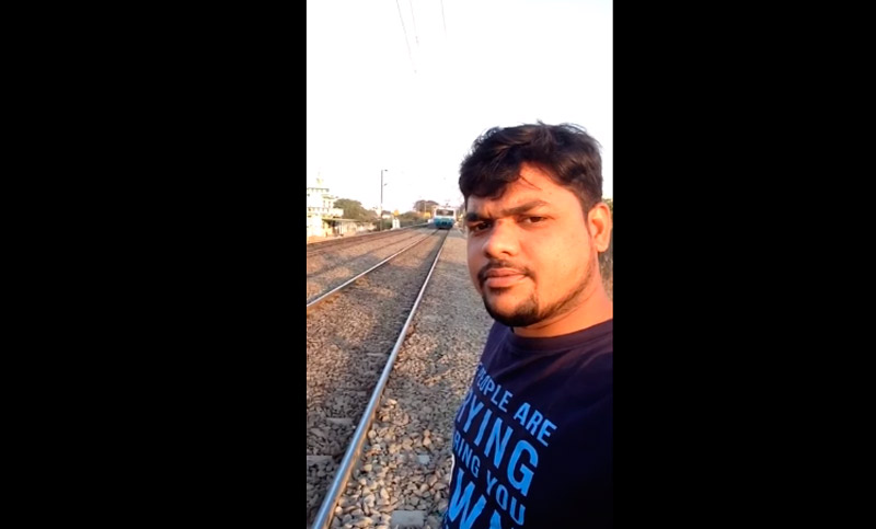 Impactante: quiso hacerse una «video selfie» y lo agarró un tren