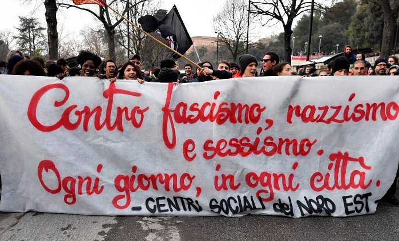 Miles de personas se manifestaron contra el rascismo en Italia