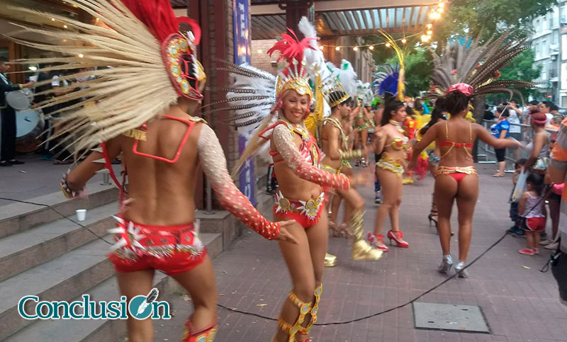¡A puro Carnaval! Desfile de comparsas, bandas en vivo, murgas y más