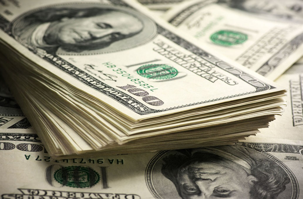 El dólar abrió la semana en baja y cerró a $44,84 luego del récord del viernes