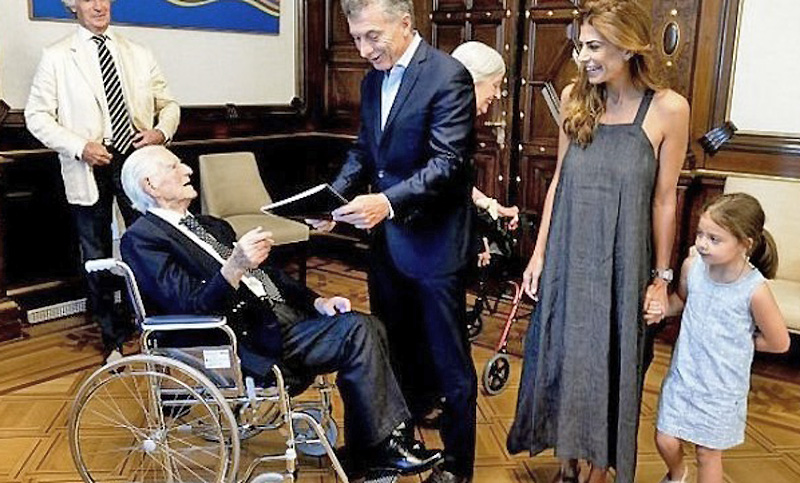Mauricio Macri festejó su cumpleaños número 59 con un jubilado de 100 años