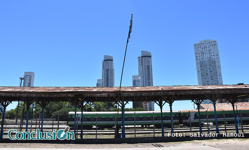 Trenes en Rosario: los de pasajeros demoran y las estaciones de carga sufren deterioro