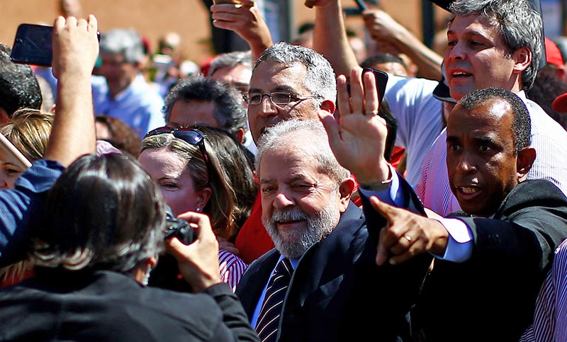 El juez Moro ordenó detener a Lula