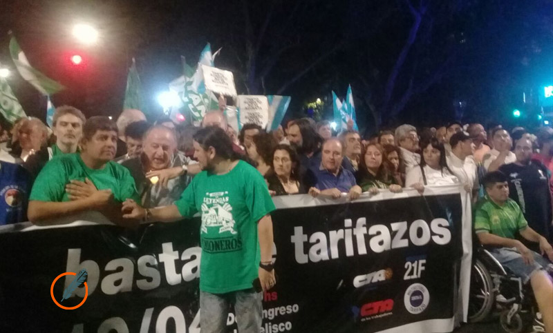 En Buenos Aires se realizó “la Marcha de las Velas” contra los tarifazos