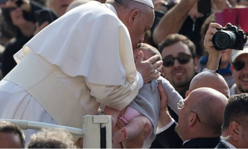 El Papa pidió «respetar la dignidad» de los enfermos