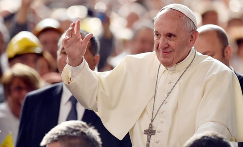 “¿Mi papá, que era ateo, está en el cielo?”, preguntó llorando un niño al Papa
