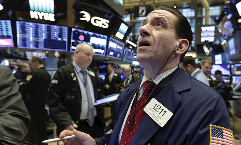 Se desploman las acciones en Wall Street por la tensión China – EE.UU.