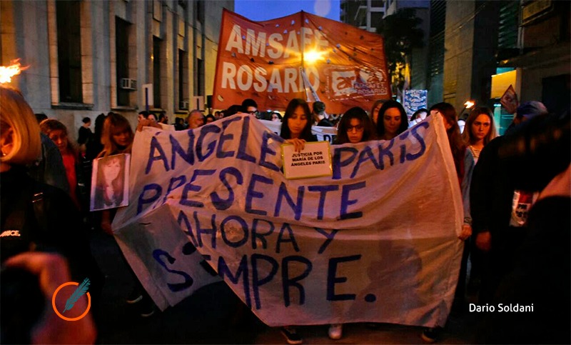 Marcha de antorchas a un año de la muerte de María de los Ángeles Paris en la comisaría 10ª