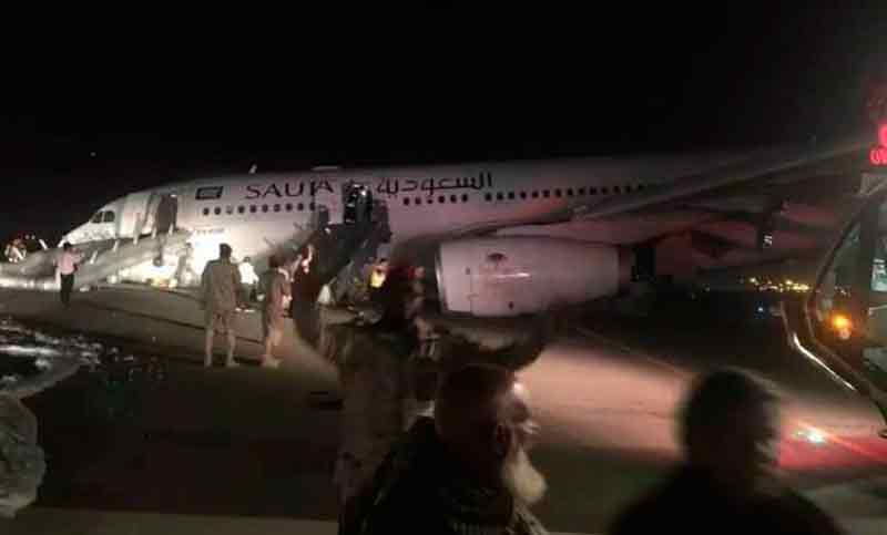 Más de 50 heridos en aterrizaje de emergencia de un avión en Arabia Saudita