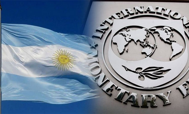 Los acuerdos de la Argentina con el FMI en 35 años de democracia