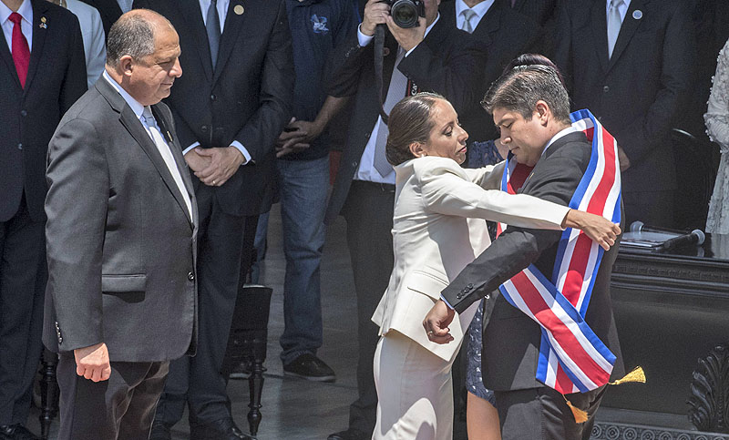 Asumió Alvarado como presidente de Costa Rica, el más joven de América Latina
