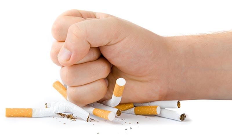El tabaco rompe corazones, la OMS advierte que fumar provoca millones de ataques