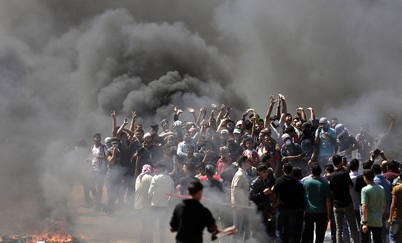 Al menos 52 muertos y casi 2.000 heridos palestinos a manos del Ejército israelí