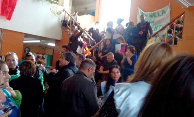 Chubut: estatales continúan con la toma del Ministerio de Educación