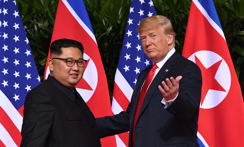 Con saludos y sonrisas, Trump y Kim inician su histórica cumbre en busca de un acuerdo