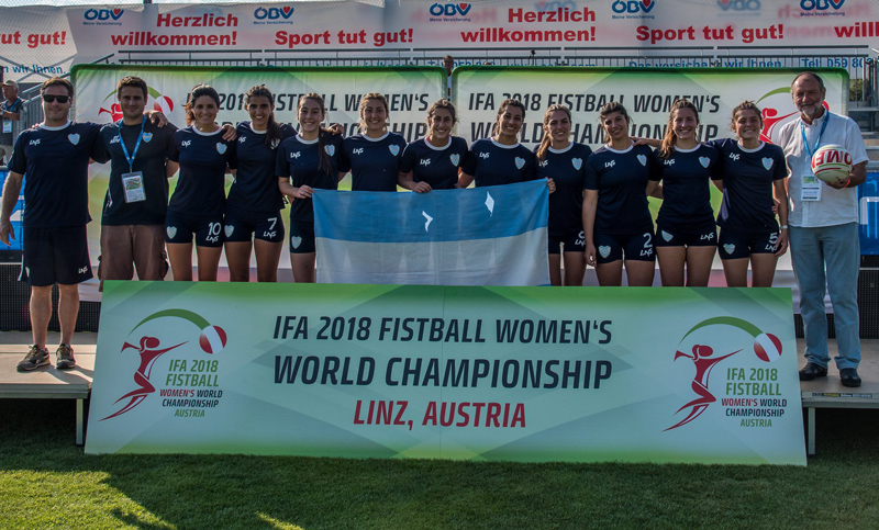 La selección femenina de faustball a paso firme en el mundial de Austria