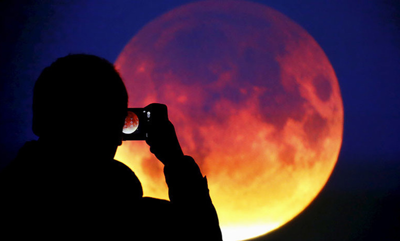 La ‘luna sangrienta’, la antesala al eclipse más largo del siglo XXI