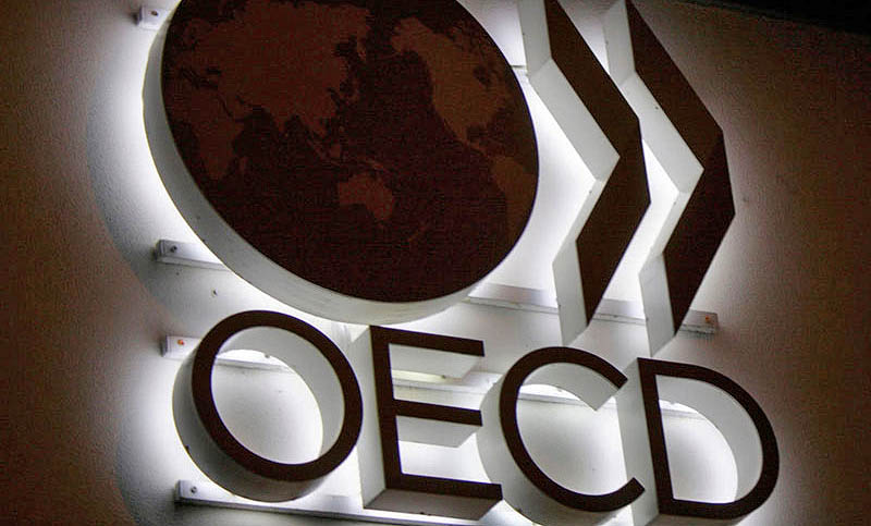 Por si algo faltaba a Macri, Telefónica amenaza trabar el ingreso a la OCDE