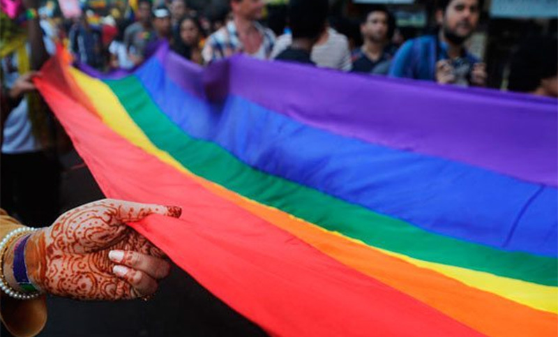 Apalean a una pareja de homosexuales en una región favorable a la sharía en Indonesia