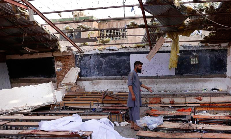 Al menos 37 muertos por un ataque suicida contra un colegio en Afganistan