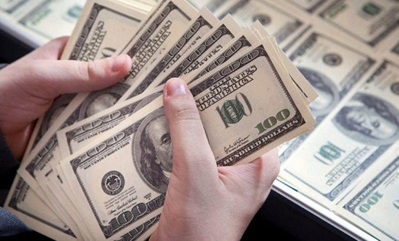 El dólar empezó la semana en alza y se ubicó cerca de los $46
