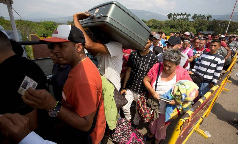 Perú busca frenar la ola migratoria venezolana