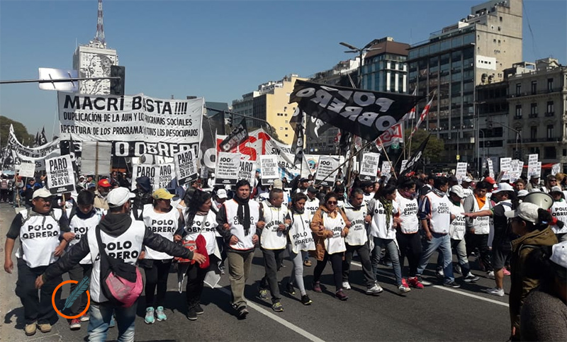 Organizaciones sociales cortaron avenida 9 de Julio para reclamar empleo