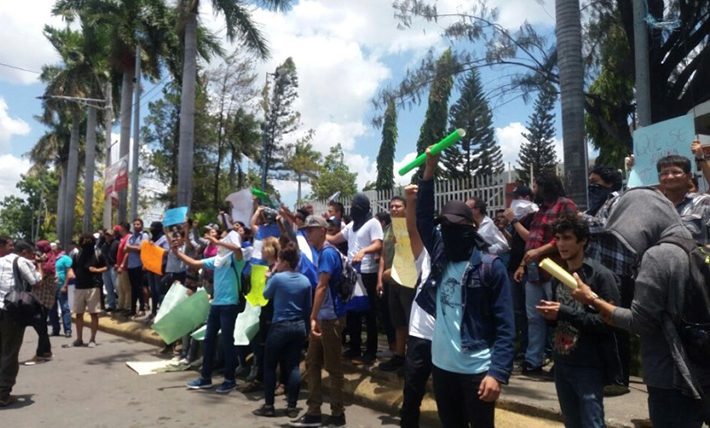 Al menos dos heridos de bala en una marcha opositora en Nicaragua