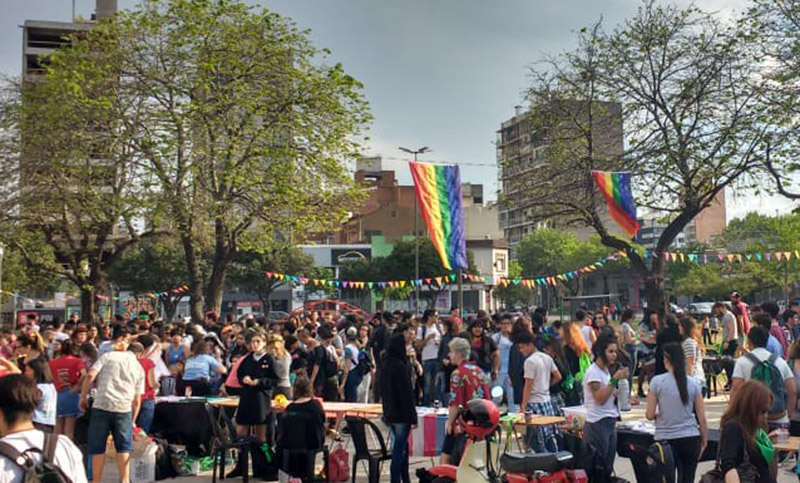 Jornada diversa y masiva marcha por el Orgullo LGBTIQ+ en Rosario