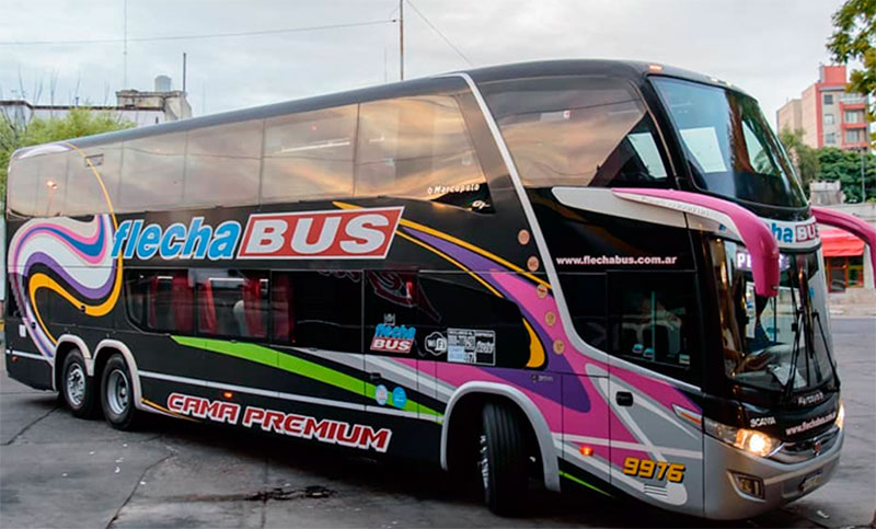 Paraná: denuncian al menos 40 despidos en Flecha bus 