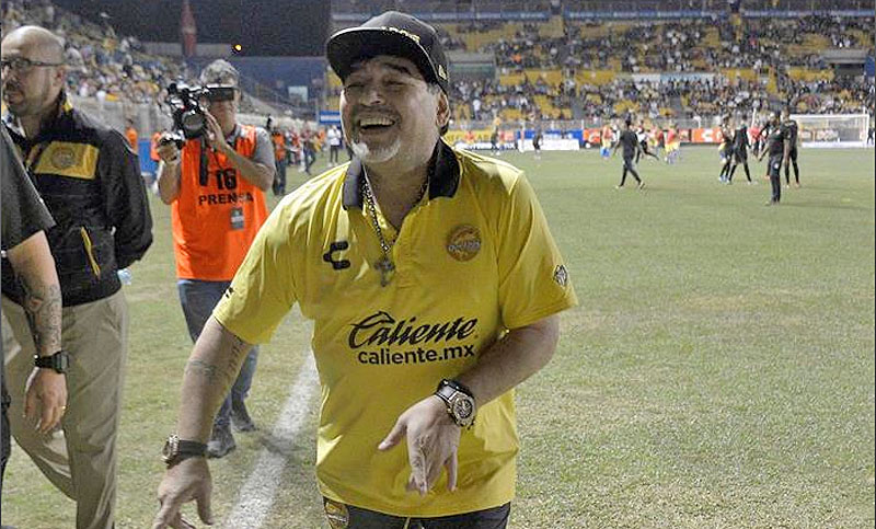 Internaron de urgencia a Diego Maradona