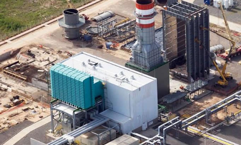 Macri fue denunciado penalmente por vender dos centrales termoeléctricas a mitad de precio