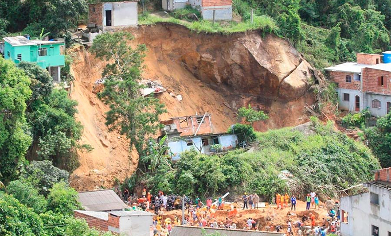 Nueve muertos en Rio de Janeiro por un deslizamiento de tierra