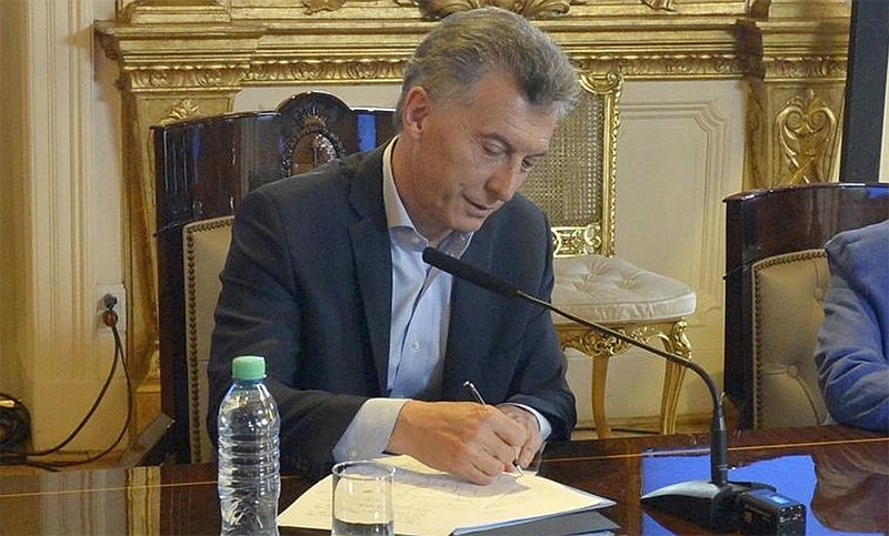 Macri firmó el decreto y entra en vigencia el bono para el sector privado