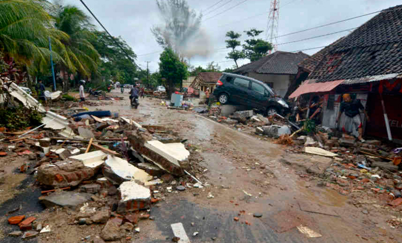 Tsunami en Indonesia: 222 muertos y más de 800 heridos
