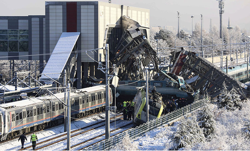 Al menos 9 muertos en accidente ferroviario en Turquía