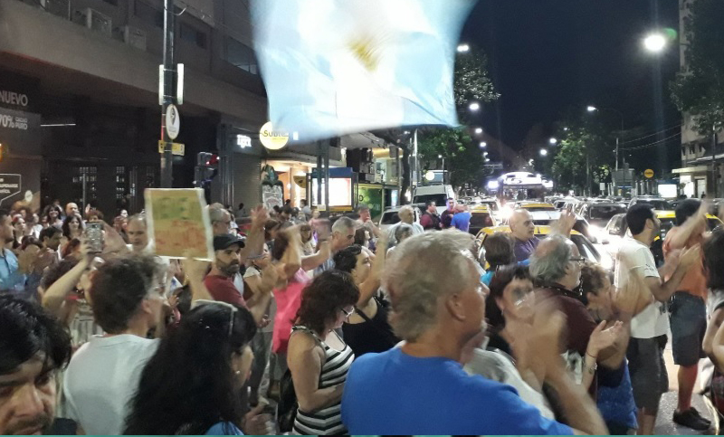 Buenos Aires: cacerolazos en contra de aumentos de tarifas