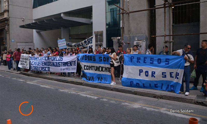 Caso Franco Casco: familiares de los policías acusados reclamaron frente a la Fiscalía federal