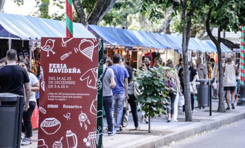 Feria Artesanal Navideña en Plaza Pringles