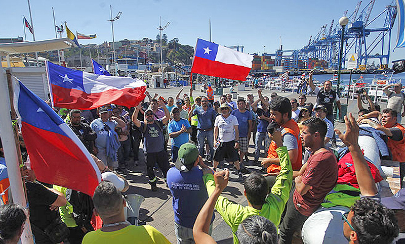 Se agrava el conflicto de los estibadores de Valparaíso en huelga desde hace 34 días